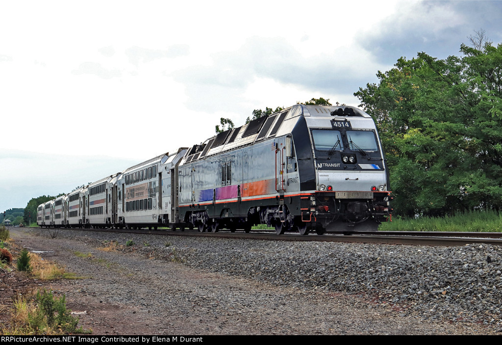 NJT 4514 on train 5526